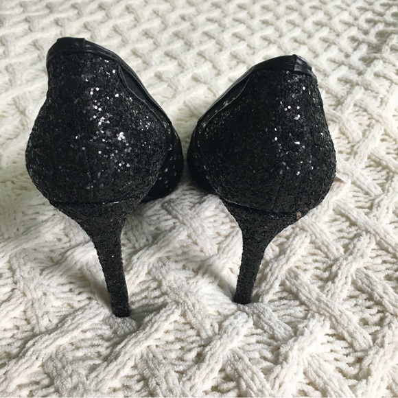 BCBG black heels - Picture 5 of 7